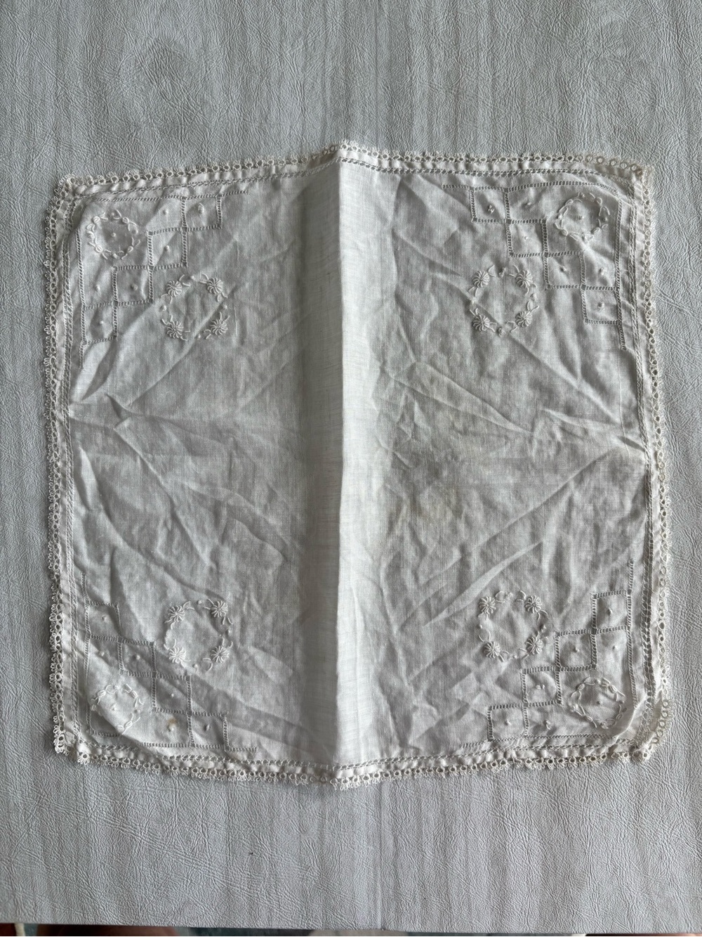 Vintage Embroidered Handkerchief Lot of 7 Floral Lace White Linen Cotton - Picture 8 of 16